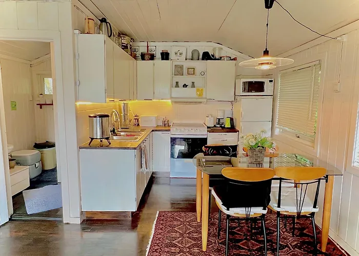 منزل ريفي At Hestsjoen Badeplass *